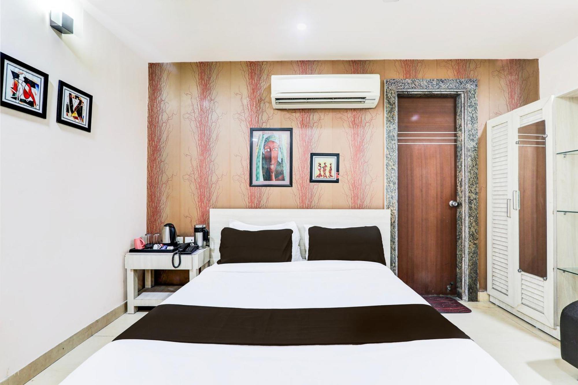 Townhouse Sakura Hotel Lucknow Exterior photo
