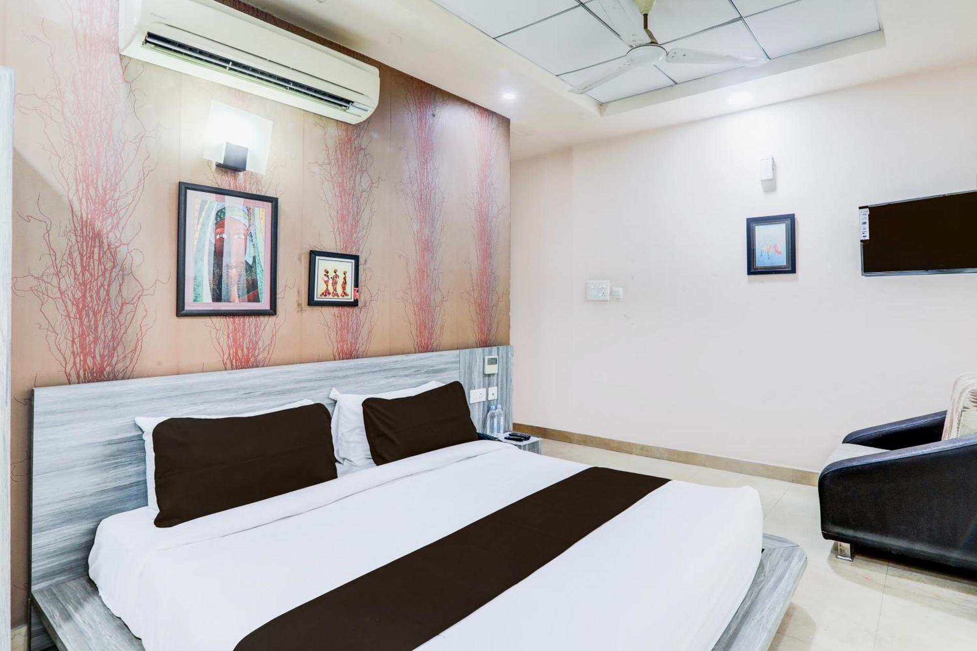 Townhouse Sakura Hotel Lucknow Exterior photo
