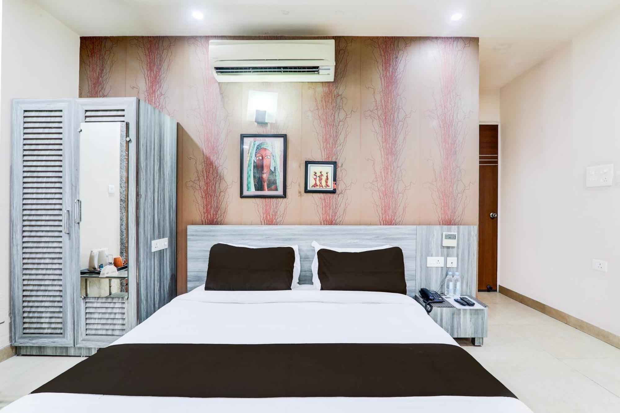 Townhouse Sakura Hotel Lucknow Exterior photo
