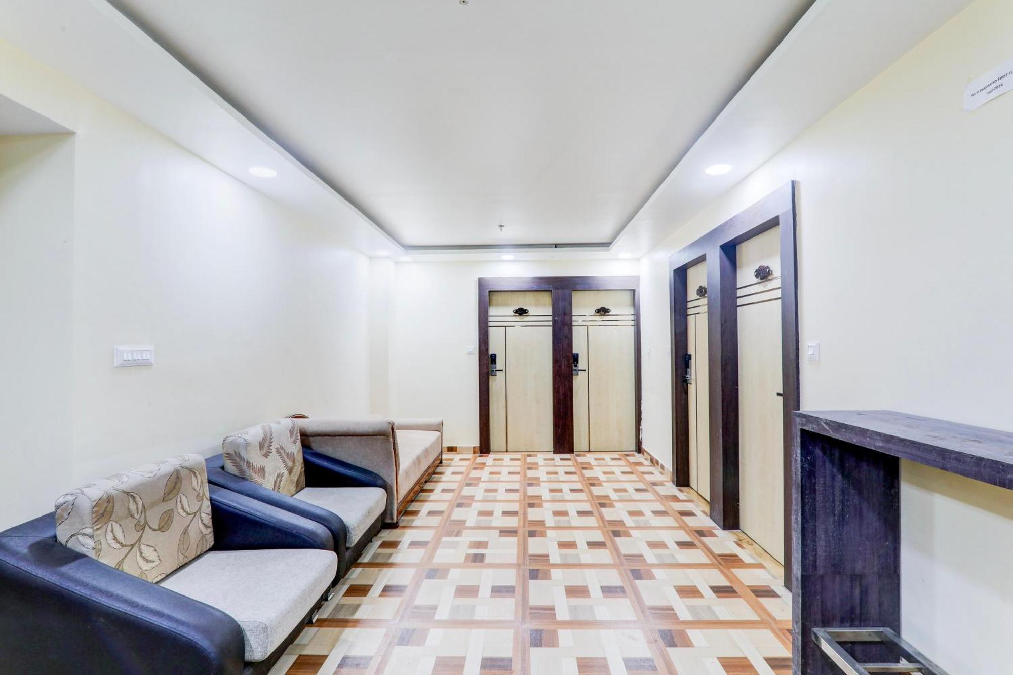Townhouse Sakura Hotel Lucknow Exterior photo